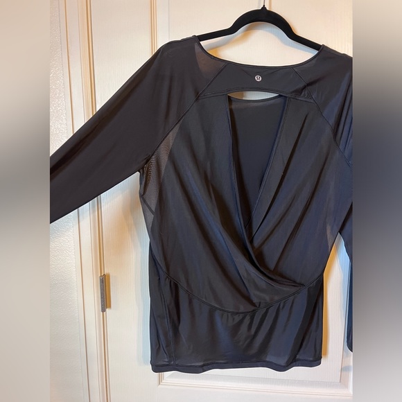 Lululemon Long Sleeve Sheer Top Black Size 6/8 - Picture 3 of 5
